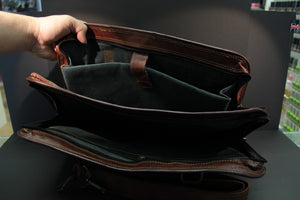 
                  
                    Charger l&amp;#39;image dans la galerie, Avani - Bag with Double Gusset, Handles, Strap
                  
                