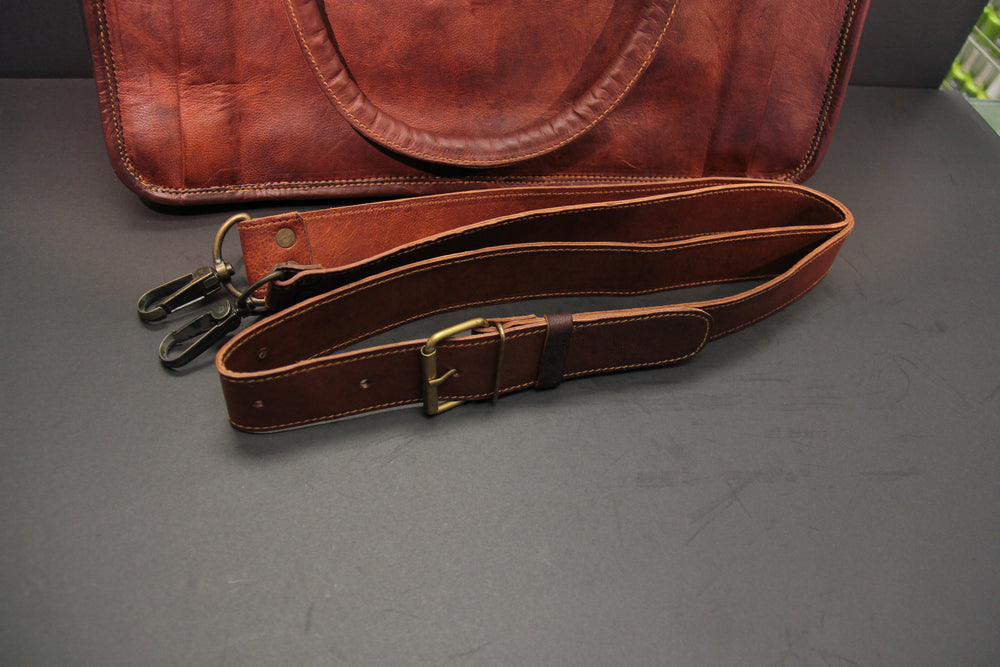 
                  
                    Charger l&amp;#39;image dans la galerie, Avani - Bag with Double Gusset, Handles, Strap
                  
                