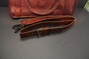
                  
                    Charger l&amp;#39;image dans la galerie, Avani - Bag with Double Gusset, Handles, Strap
                  
                
