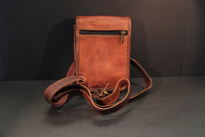 
                  
                    Charger l&amp;#39;image dans la galerie, Avani - Tall Satchel Half Flap
                  
                