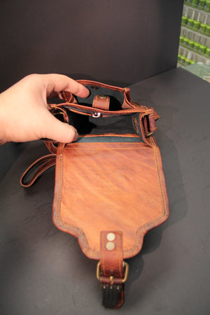 
                  
                    Charger l&amp;#39;image dans la galerie, Avani - Tall Satchel Half Flap
                  
                