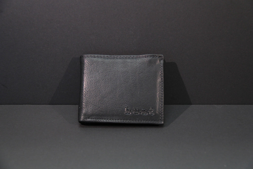 
                  
                    Charger l&amp;#39;image dans la galerie, HUNT - Portefeuille en cuir, protégé RFID (M)
                  
                