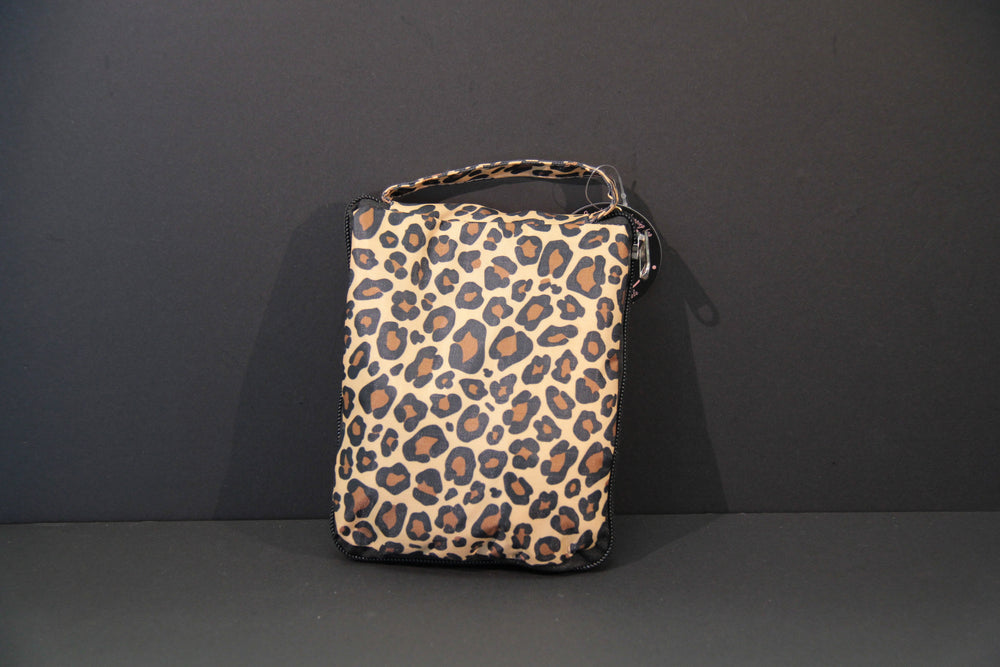 
                  
                    Charger l&amp;#39;image dans la galerie, Mat - Fourre-tout pliable avec pochette fermeture éclair
                  
                