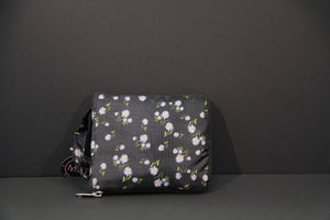 
                  
                    Charger l&amp;#39;image dans la galerie, Mat - Fourre-tout pliable avec pochette fermeture éclair
                  
                