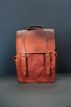 
                  
                    Charger l&amp;#39;image dans la galerie, Avani - Large Backpack with Handle
                  
                