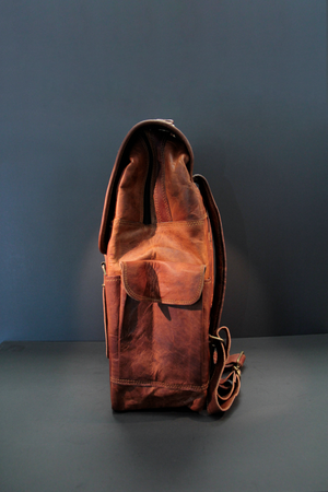 
                  
                    Charger l&amp;#39;image dans la galerie, Avani - Large Backpack with Handle
                  
                