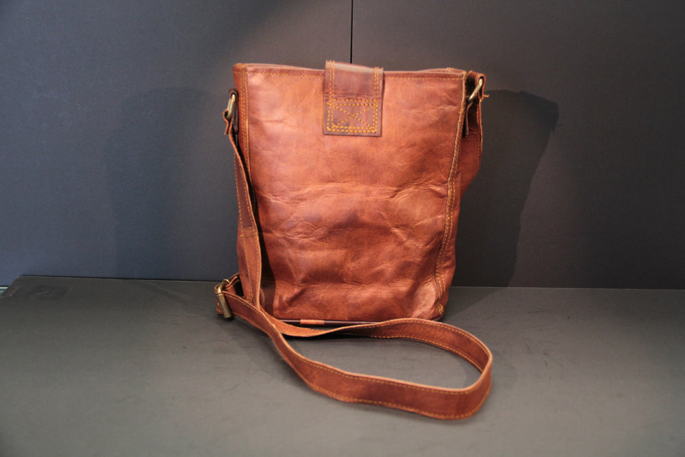 
                  
                    Charger l&amp;#39;image dans la galerie, Avani - Bucket Bag
                  
                