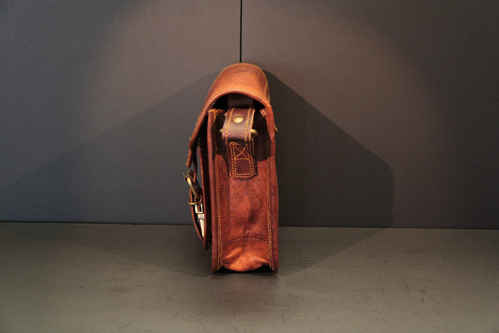 
                  
                    Charger l&amp;#39;image dans la galerie, Avani - Tall Satchel Half Flap
                  
                