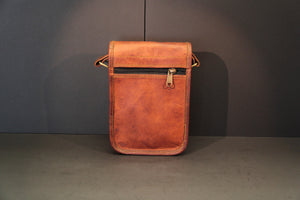 
                  
                    Charger l&amp;#39;image dans la galerie, Avani - Tall Satchel Half Flap
                  
                