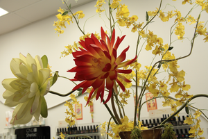 
                  
                    Charger l&amp;#39;image dans la galerie, Arrangement Floral - Rouge jaune
                  
                