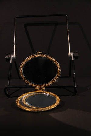 
                  
                    Charger l&amp;#39;image dans la galerie, Miroir brodé - Ovale
                  
                