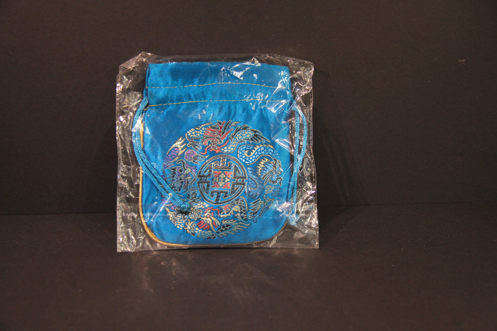 
                  
                    Charger l&amp;#39;image dans la galerie, Petit sac brodé à lacet
                  
                